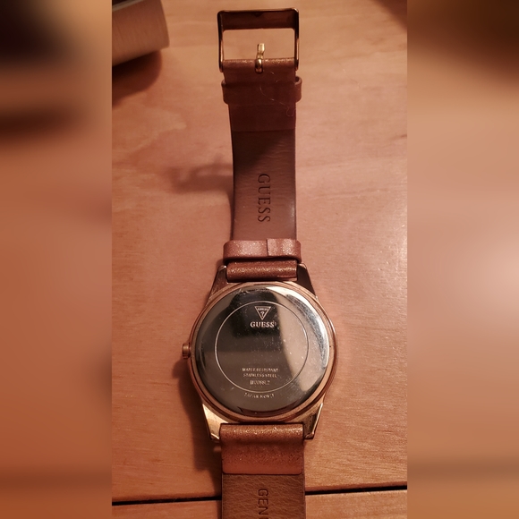 Women's Watch - Picture 4 of 6